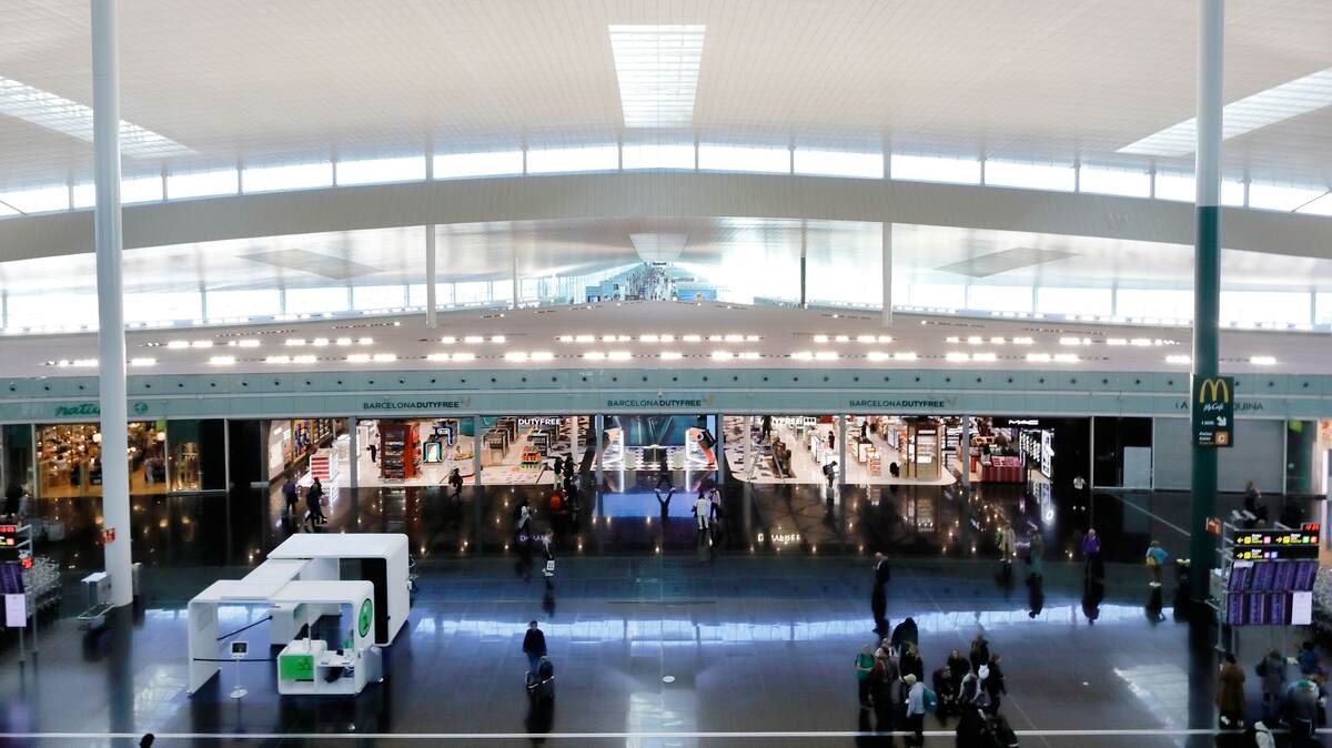 Expansão Aeroportuária e Gestão do Overtourismo: Desafios para o Sector Turístico Europeu