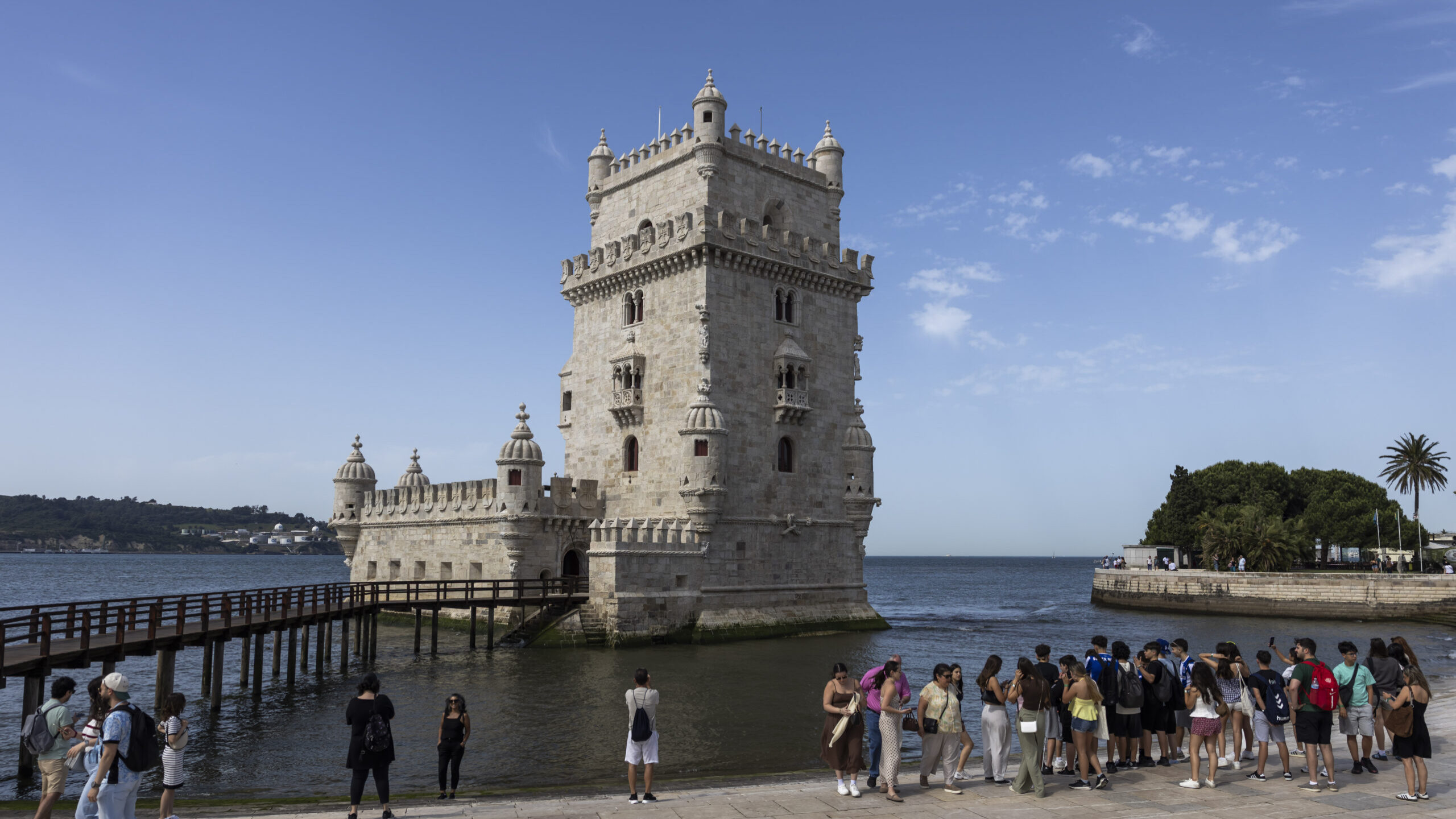 Fluxo de turistas brasileiros impulsiona receitas em Portugal e abre novas frentes de negócio