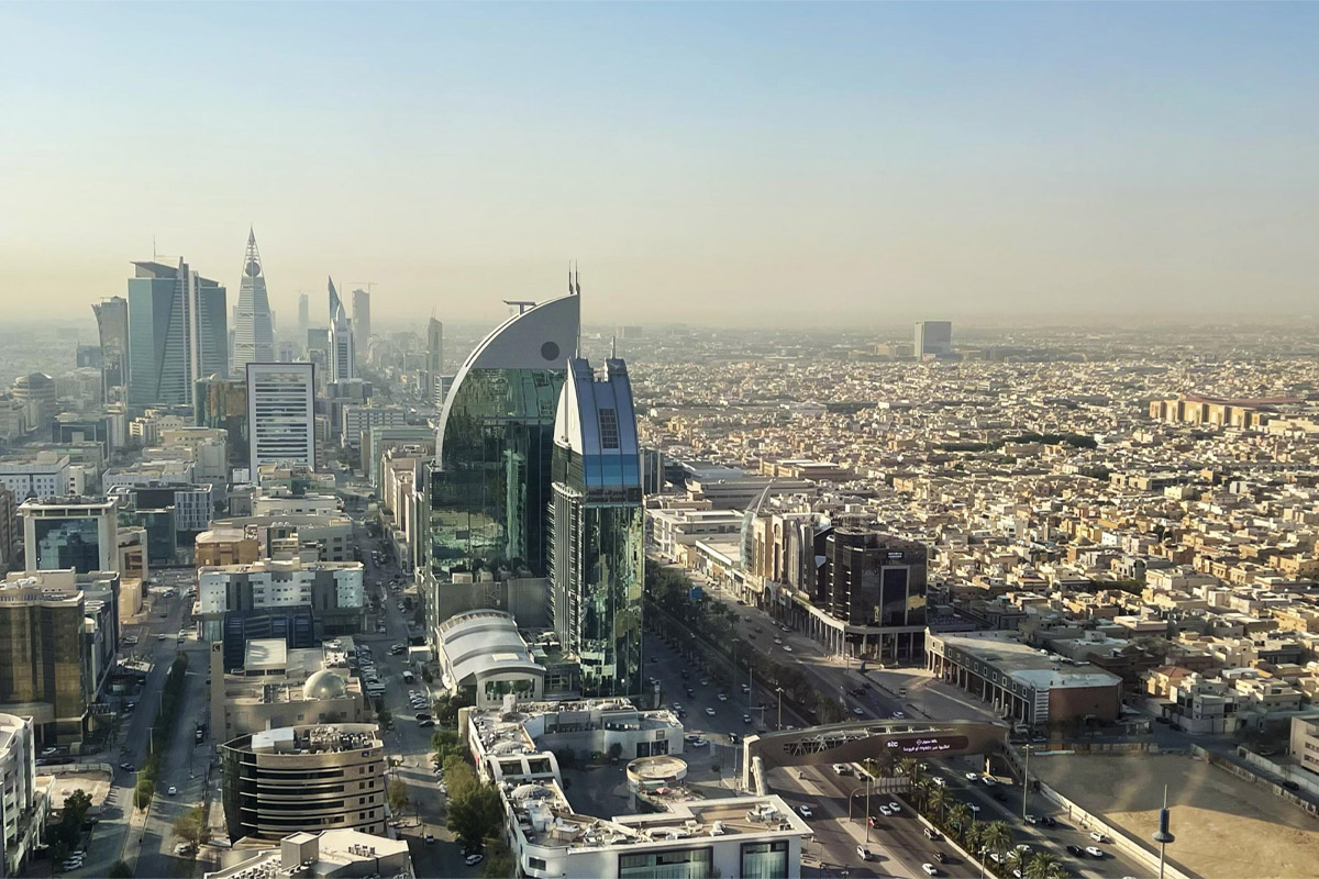 Energia e turismo: A estratégia dupla dos Emirados Árabes e da Arábia Saudita